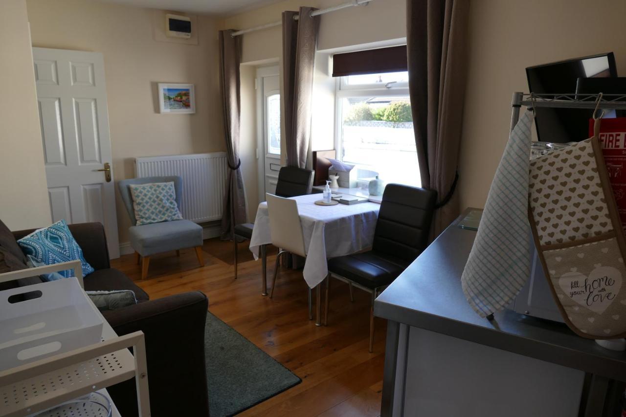 Magnolia Self Contained Suites Coalpit Heath Exterior photo