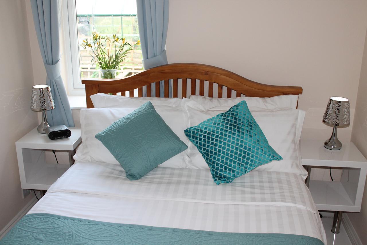 Magnolia Self Contained Suites Coalpit Heath Exterior photo